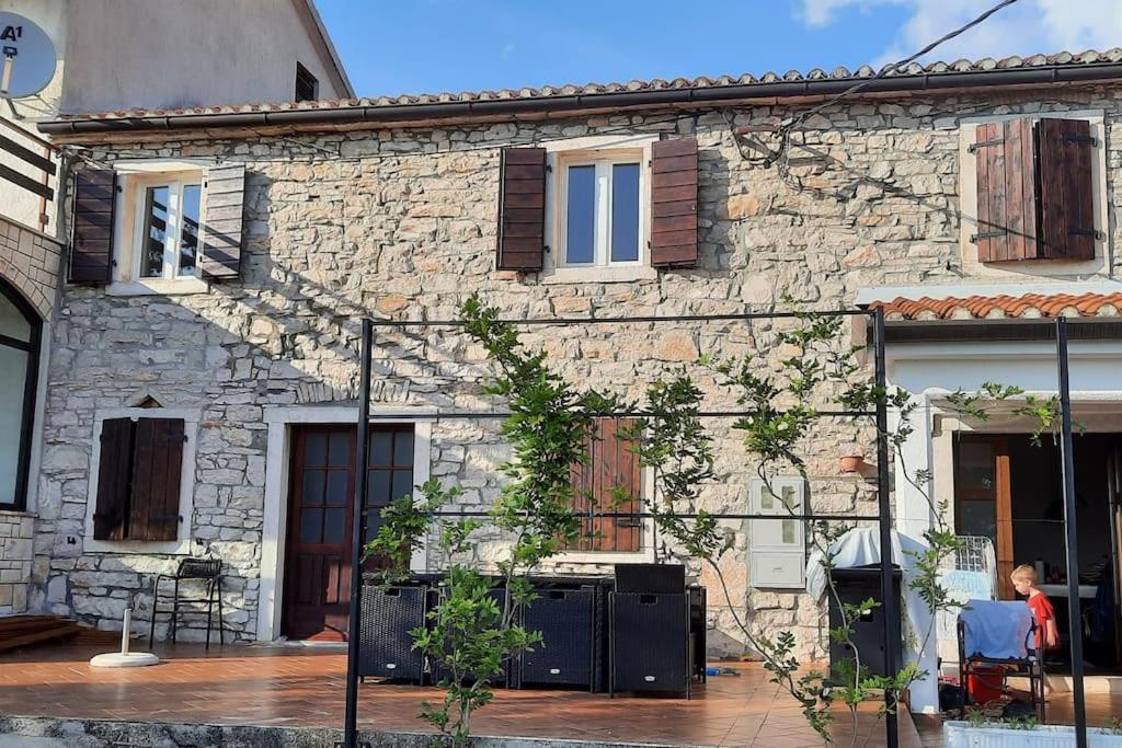 Holiday Home For 8 People, Pool + Sea View Vilanija Екстериор снимка
