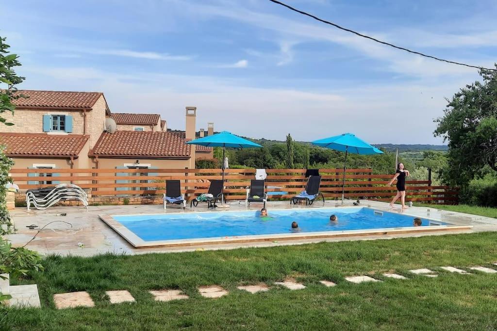 Holiday Home For 8 People, Pool + Sea View Vilanija Екстериор снимка