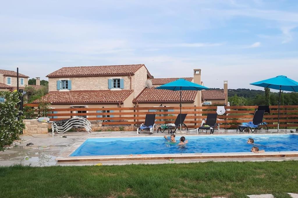 Holiday Home For 8 People, Pool + Sea View Vilanija Екстериор снимка