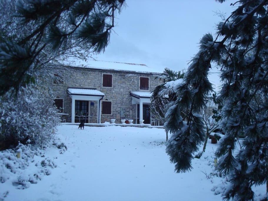 Holiday Home For 8 People, Pool + Sea View Vilanija Екстериор снимка