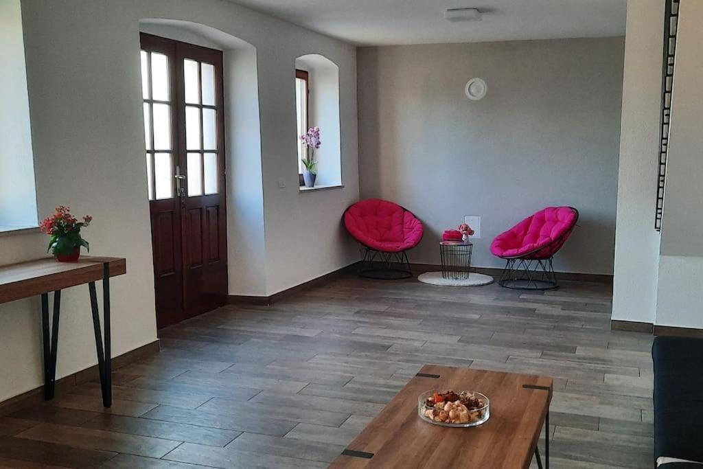 Holiday Home For 8 People, Pool + Sea View Vilanija Екстериор снимка